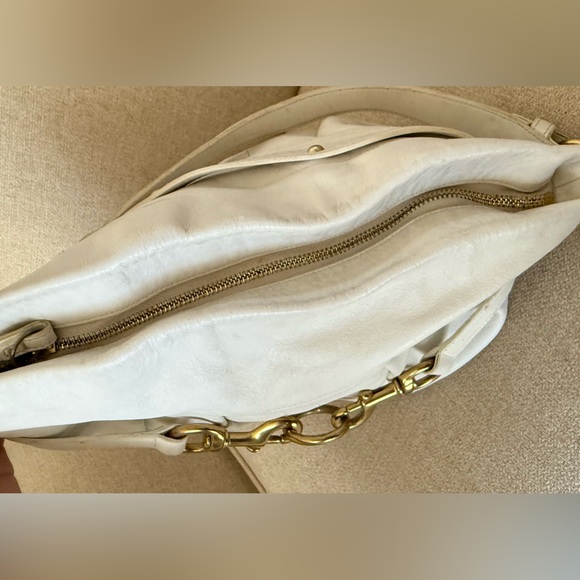 Coach white Pebbled leather Shoulder Bag with Gold hardware - Picture 12 of 14